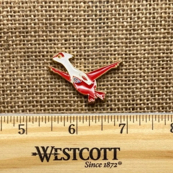 POKÉMON Enamel Collectors Pin - Latias - Picture 2 of 3